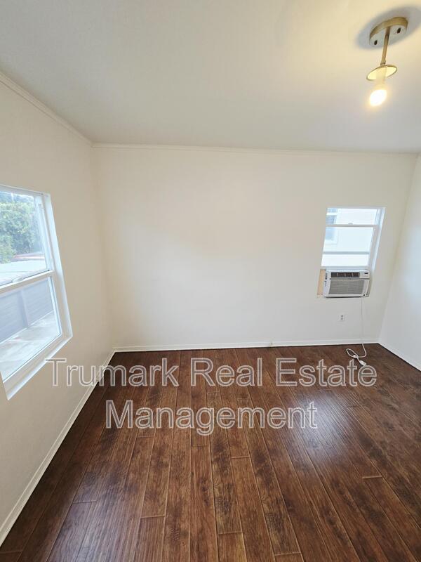 Building Photo - 4315 Avocado St