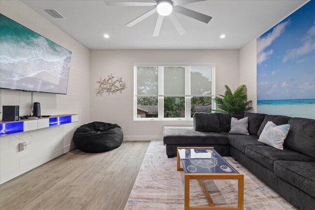 Building Photo - 623 Petit Wy