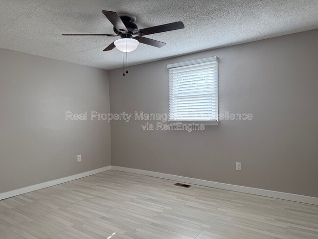 Building Photo - 308 New Rand Rd