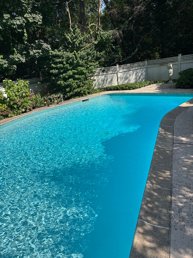 Building Photo - 544 Brookside Rd