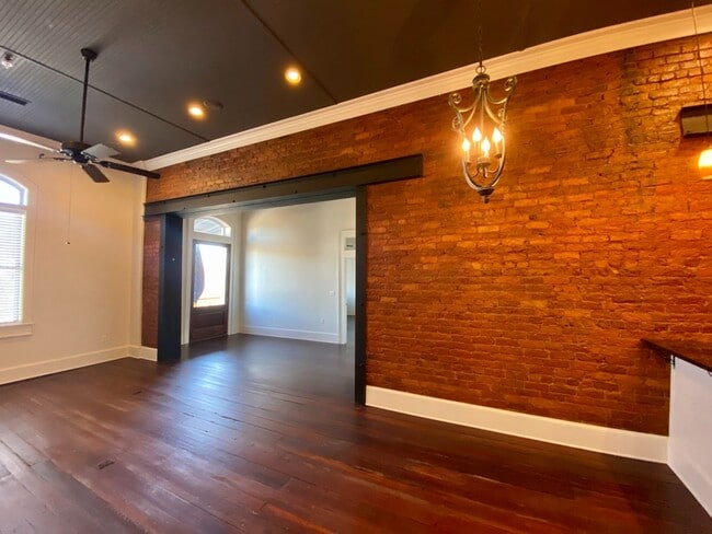 Building Photo - Beautiful 2BR/2BA Loft in Downtown Opelika