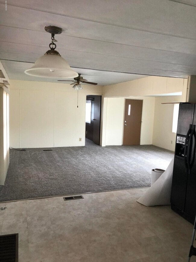 Building Photo - 215 Holiday Park Blvd NE