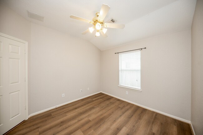 Building Photo - 14618 Rochelle Ct