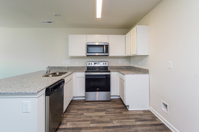 Building Photo - 2208 Cotton Dr