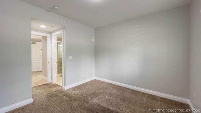 Building Photo - 4241 N Ocean Dr