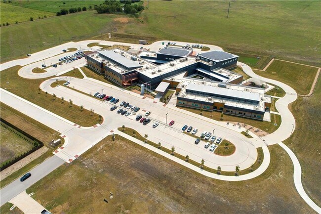 Building Photo - 8048 Bassano Dr