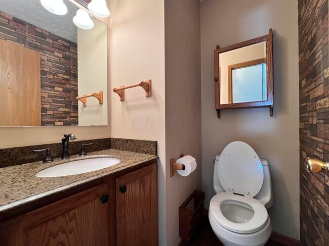 Building Photo - 758 N Starr Dr