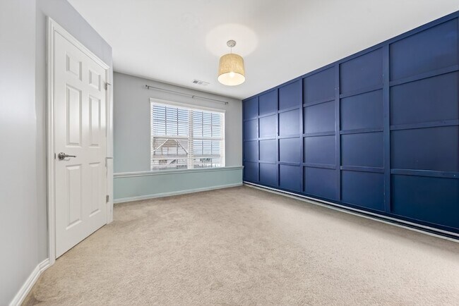 Building Photo - 404 Black Thorn Ln