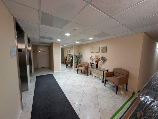 Building Photo - 133 N Pompano Beach Blvd