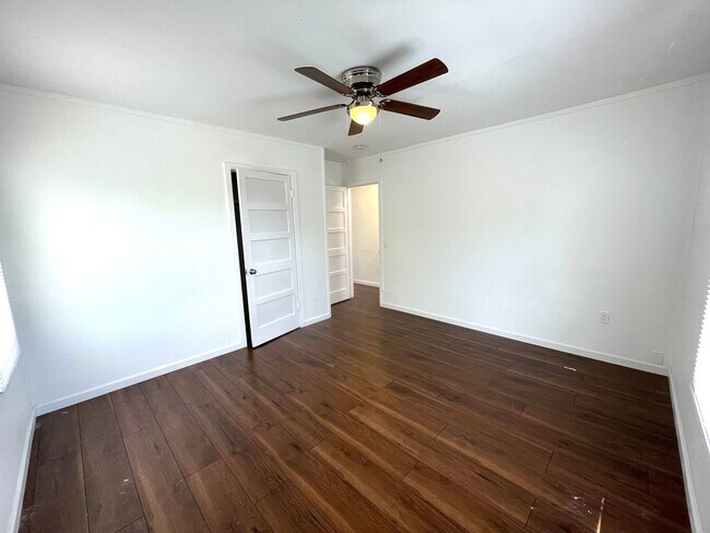 Building Photo - Completely Remodeled Three Bedroom One Bat...