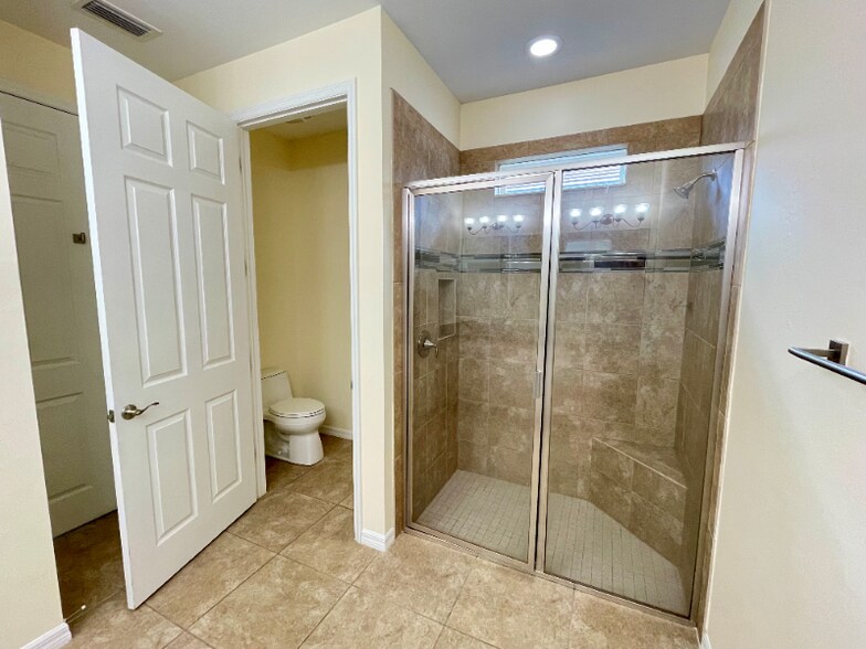 Building Photo - 15201 Torino Ln