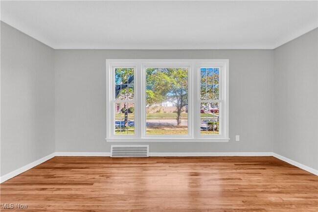 Building Photo - 21550 Miller Ave