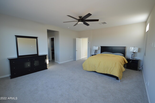 Building Photo - 1326 W Coyote Dr