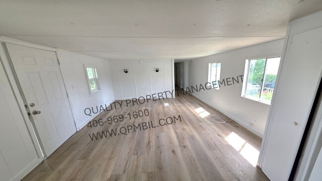 Building Photo - 1807-1821 CANARY 3909-3911 BLUEBIRD