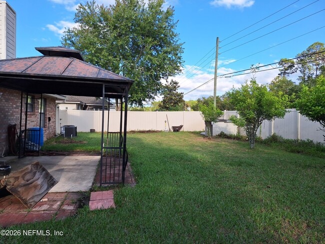 Building Photo - 513 White Jasmine Way