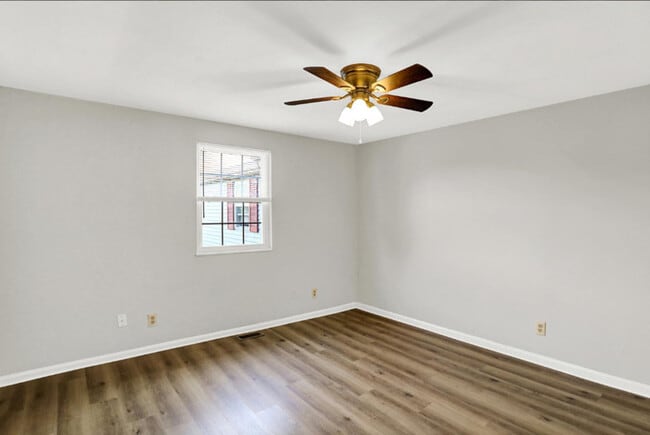 Building Photo - 278 Walnut St