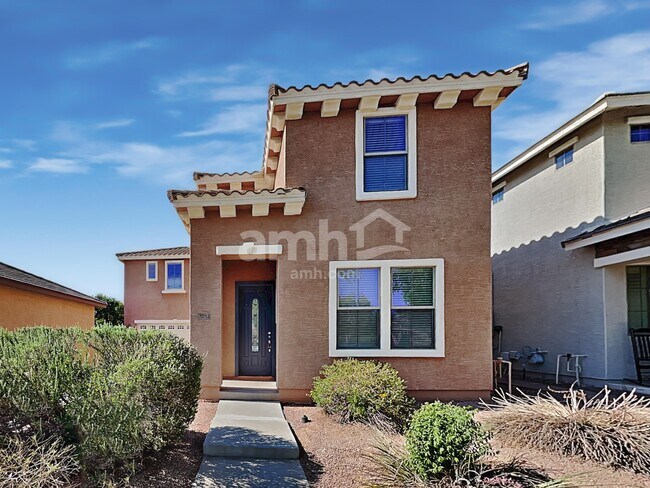 Primary Photo - 3282 E Oakland St