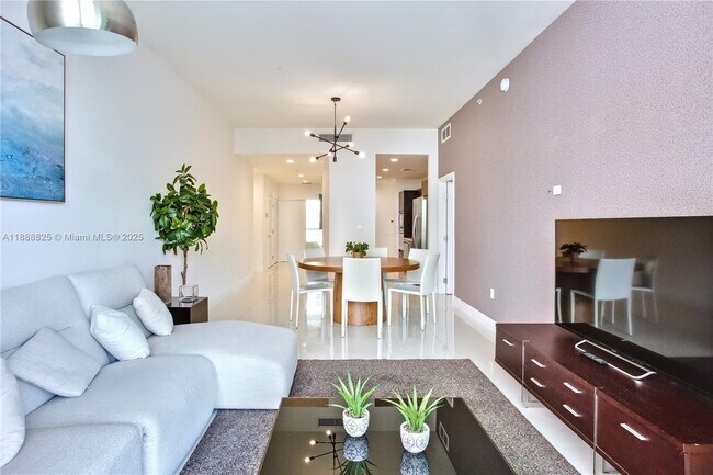 Building Photo - 7928 East Dr