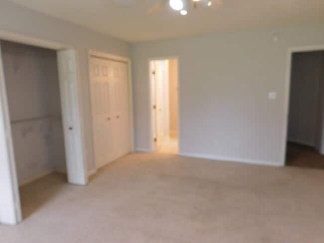 Building Photo - 210 Rivershore Dr