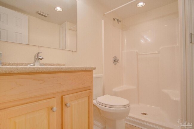 Building Photo - 710 Scenic Hwy