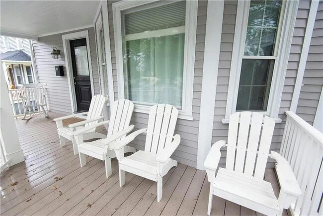 Building Photo - 20 Carroll Ave