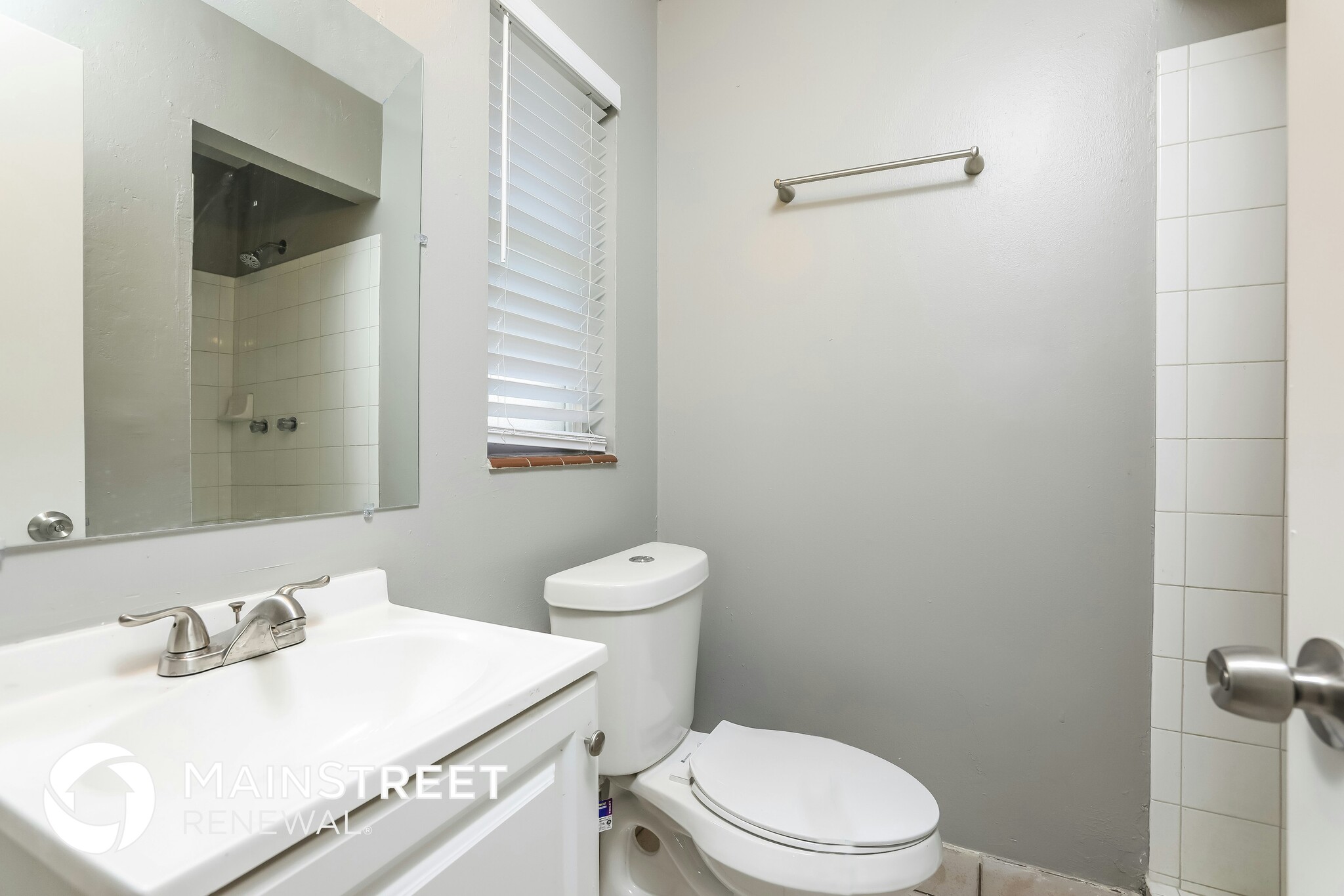 Building Photo - 470 Sunnyview Cir