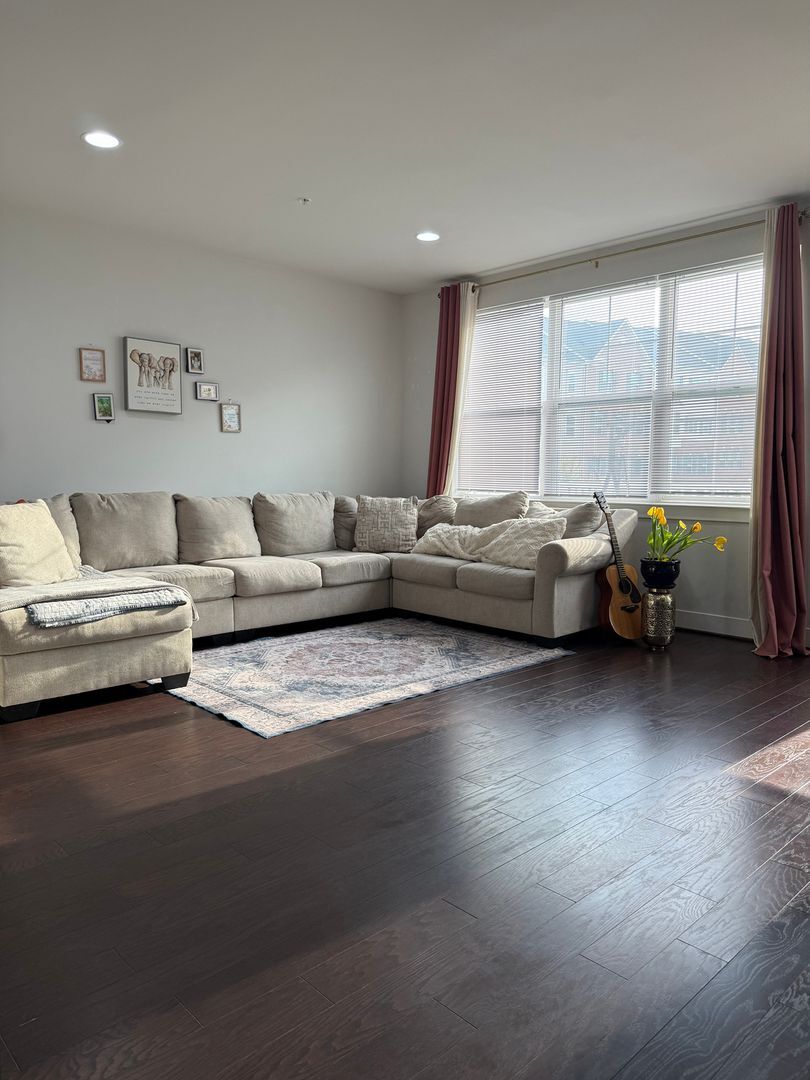 Building Photo - 22102 Cabin Branch Ave