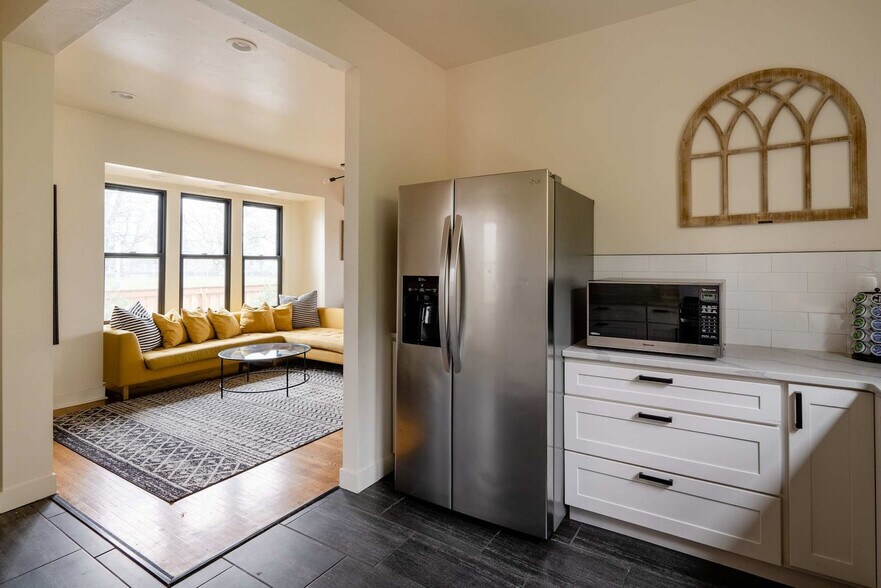 Building Photo - 3324 SE 24th Ave