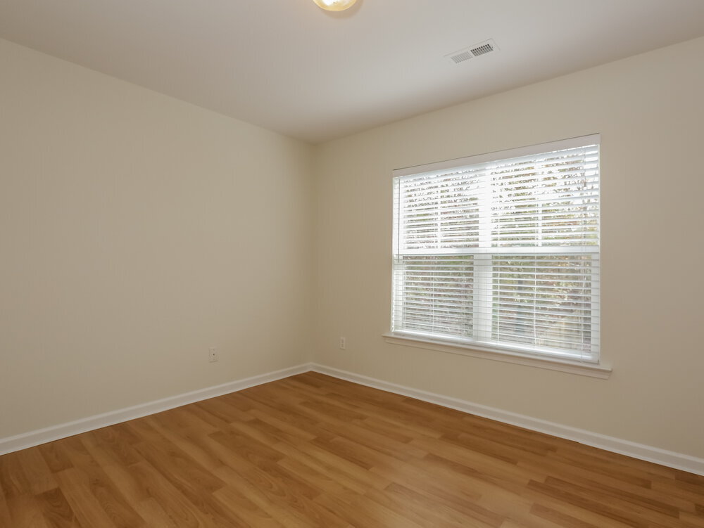 Building Photo - 8264 Chatham Oaks Dr