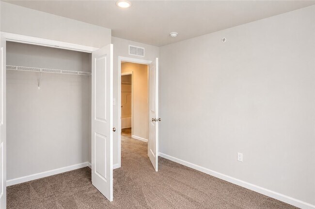 Building Photo - 210 Gress Rd
