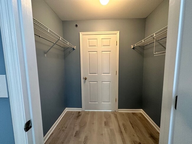Building Photo - Gorgeous 2 bed/2 bath located in gated community!