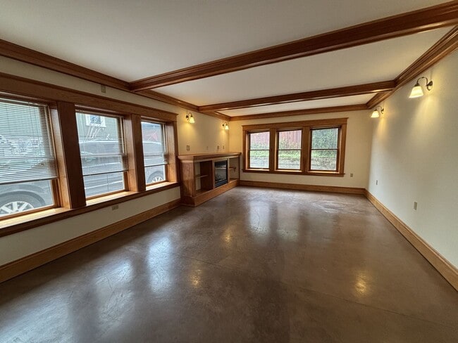 Building Photo - 431thompson