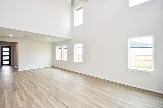 Building Photo - 21835 Erskine Peaks Pl