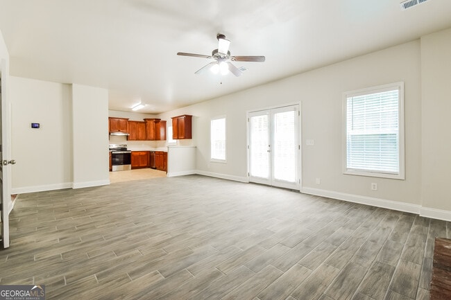 Building Photo - 111 Iverson Pl
