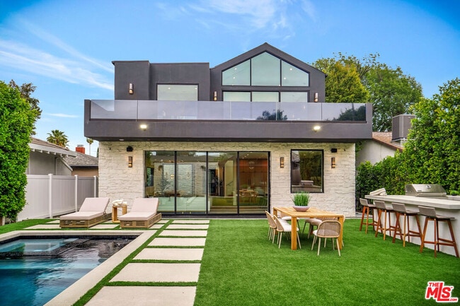 Building Photo - 15602 Morrison St