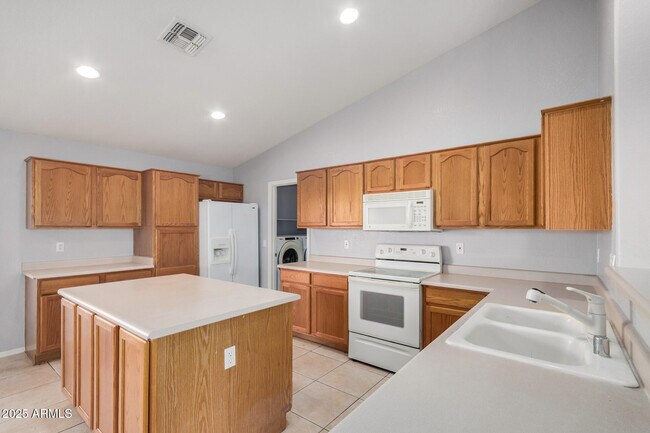 Building Photo - 15548 N 156th Ln