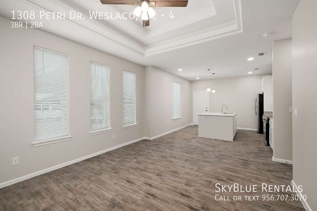 Building Photo - 1308 Petri Dr
