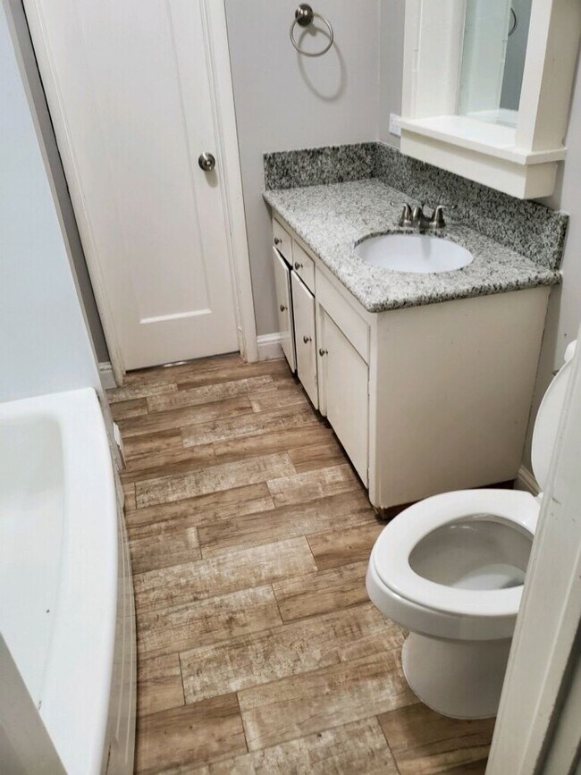 Building Photo - Beautifully Remodeled 5 Bedroom Home.