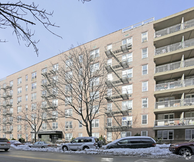 Building Photo - 142-01 41st Ave
