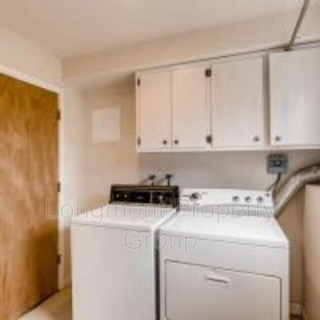 Building Photo - 2525 Lanyon Dr