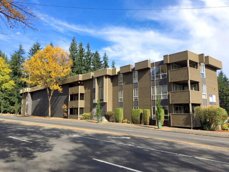 Building Photo - 12520 Roosevelt Way NE