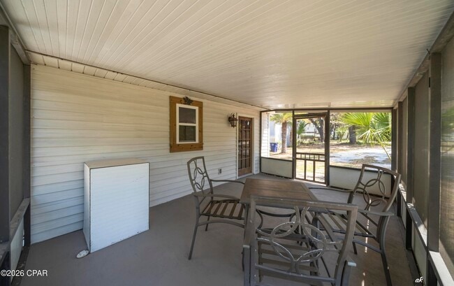 Building Photo - 1617 Drummond Ave