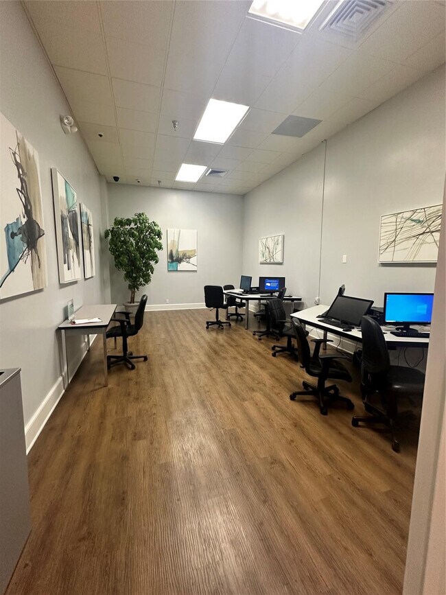 Building Photo - 164 Burgandy Way