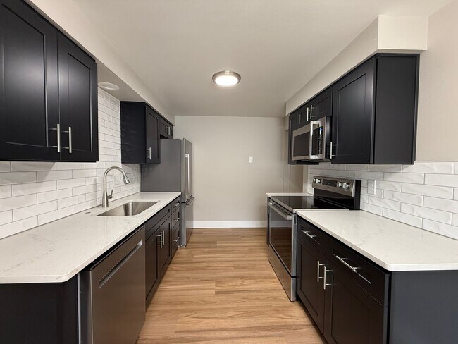 Building Photo - 6127 N Standard St