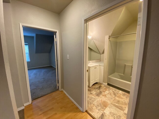 Building Photo - Beautifully Updated South Hill Home in Spo...