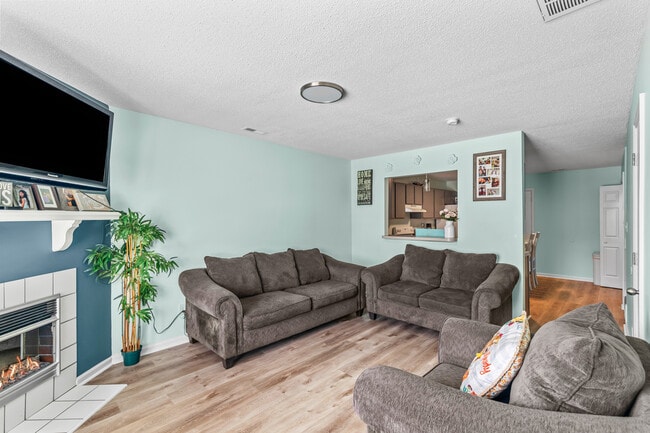 Building Photo - 1075 W Pueblo Dr