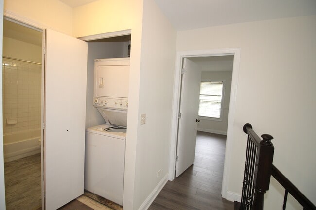 Building Photo - 2835 Cedar Glade Dr