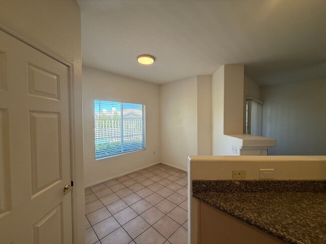 Building Photo - Renovated 2 Bedroom in Summerlin