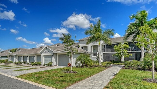 Building Photo - 12390 Wellen Golf St