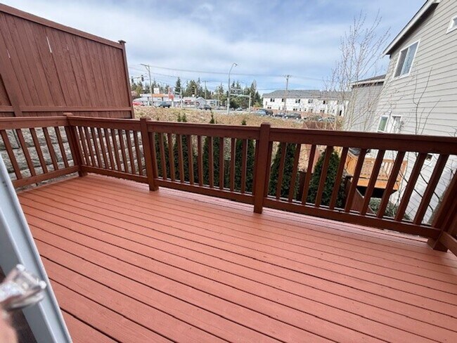 Building Photo - 3Bd/2.25Ba Lynnwood Townhouse